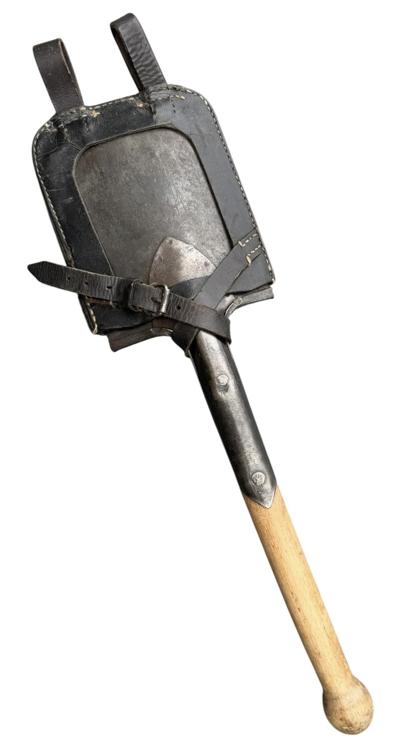 Wehrmacht Entrenching Tool in early model Cover