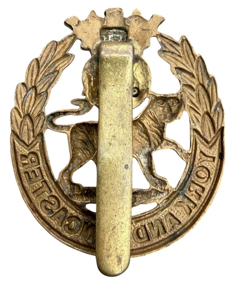 British WW2 The York and Lancaster Regiment Cap Badge
