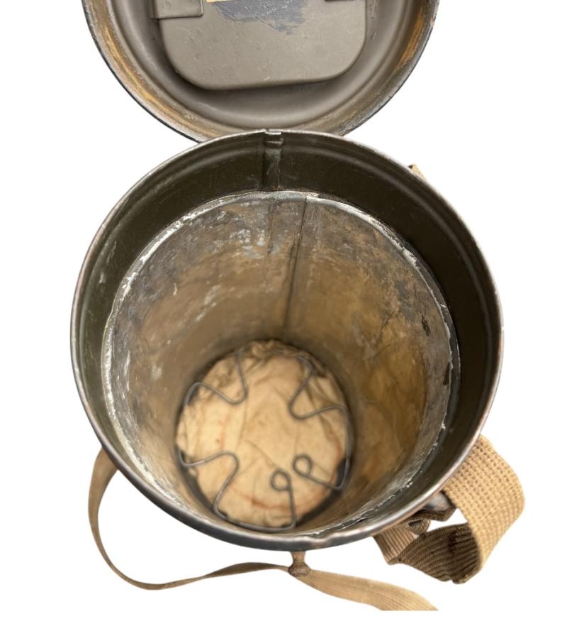 Wehrmacht M31 Gasmask in Cannister
