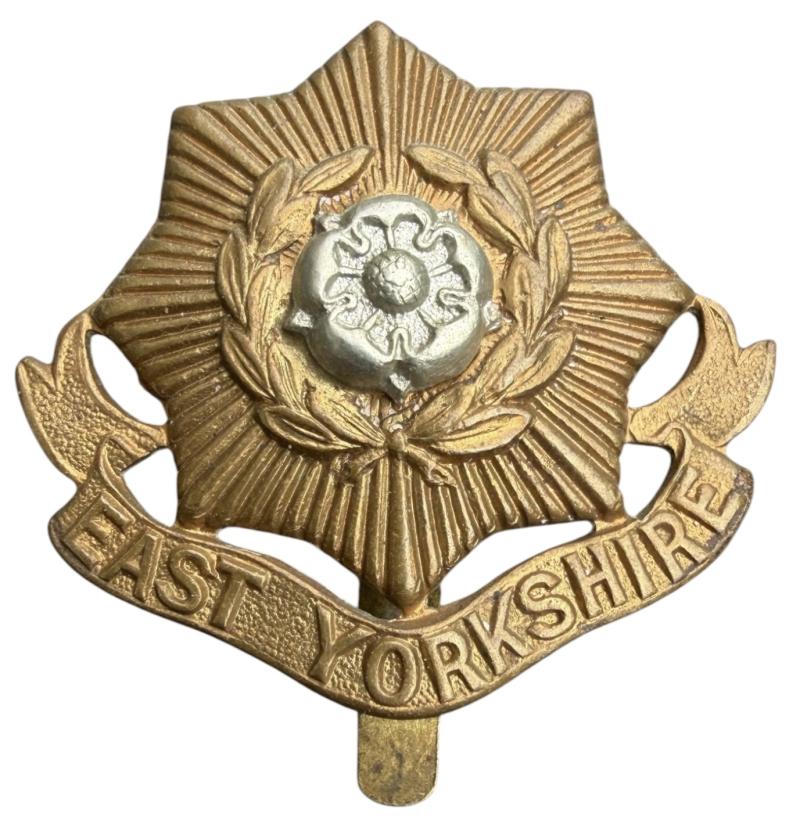 British WW2 East Yorkshire Regiment Cap Badge