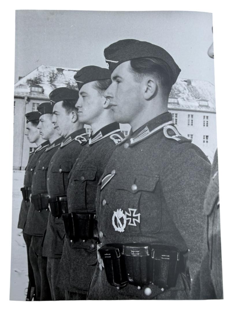 Very nice photograph of Wehrmacht Soldiers