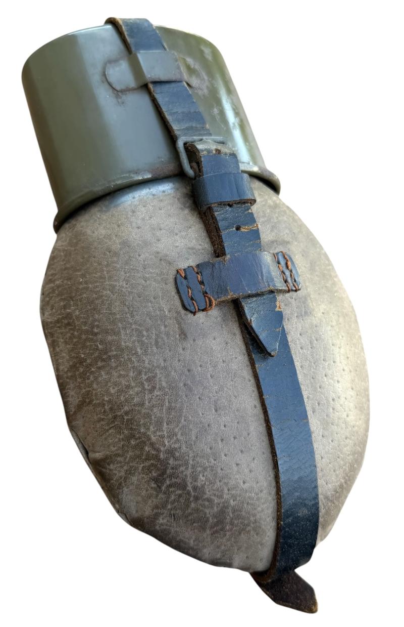 Wehrmacht M31 Canteen with pig skin cover
