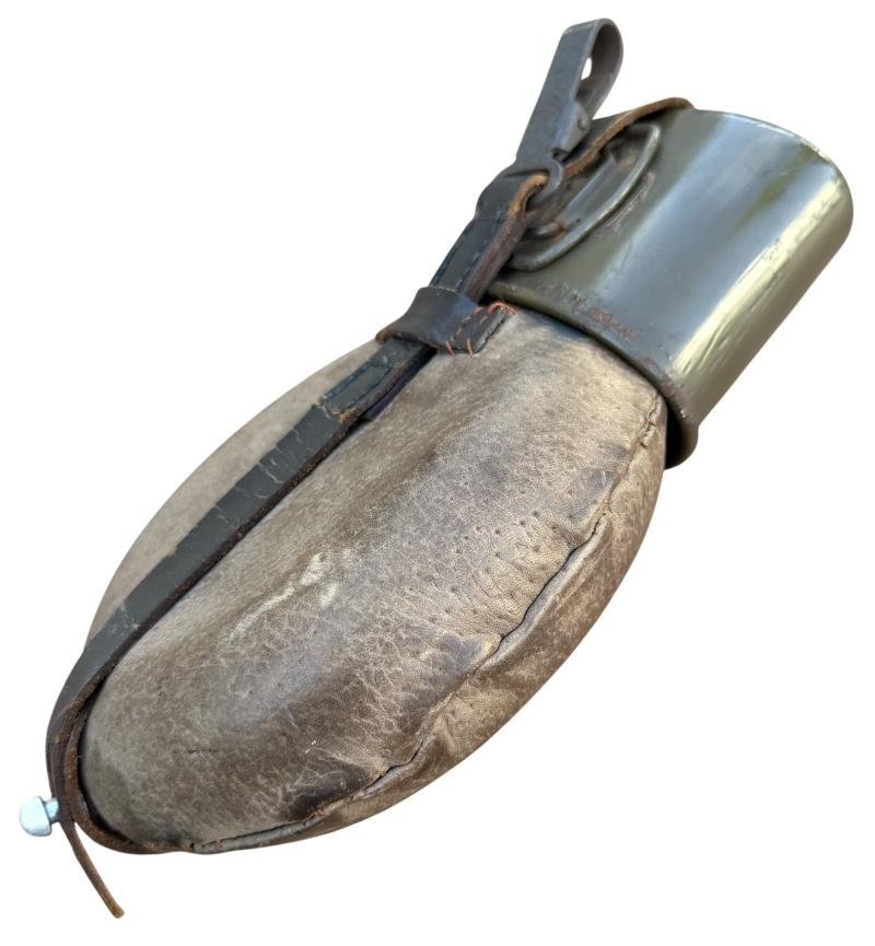 Wehrmacht M31 Canteen with pig skin cover