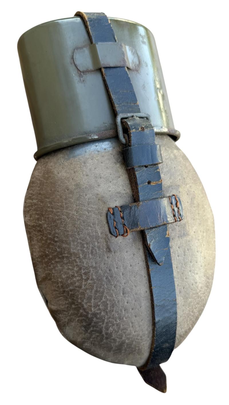 Wehrmacht M31 Canteen with pig skin cover