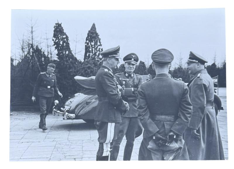 Very nice photograph of a Luftwaffe and an WaffenSS General