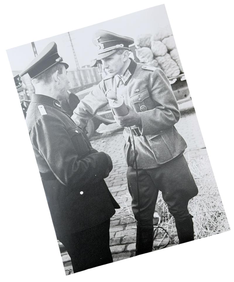 Very nice photograph of an Wehrmacht Officier and Reichsbahn Member