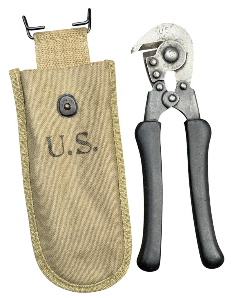 US WW2 Wire Cutter in carrying Pouch