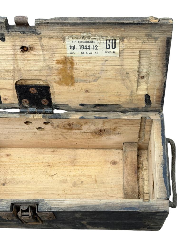 Wehrmacht F Mun.le.F.H.18M ammunition Case