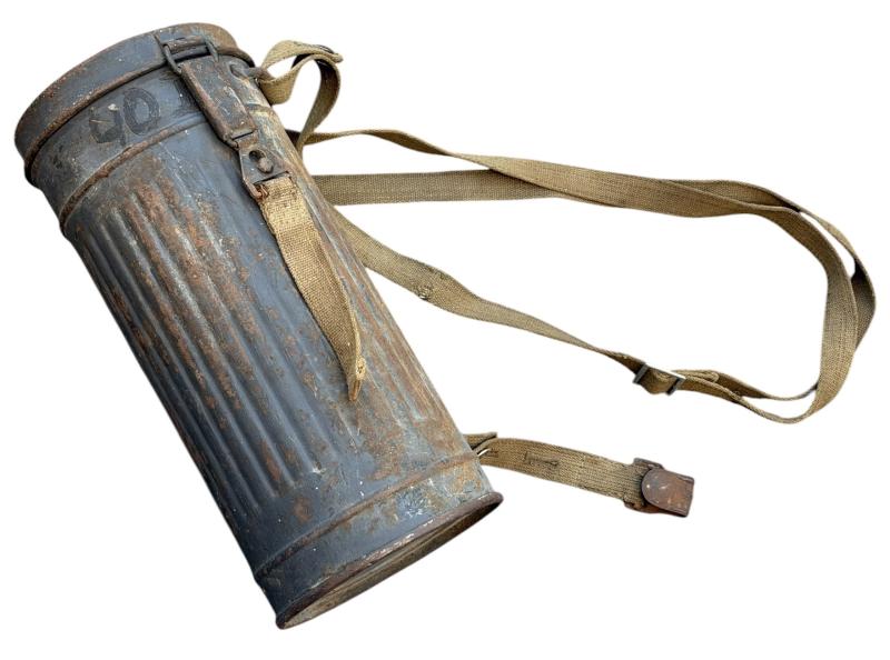 Luftwaffe M31 Gasmask in Cannister (Matching)