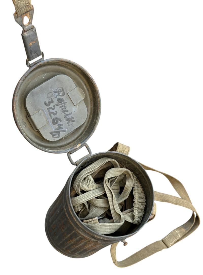 Luftwaffe M31 Gasmask in Cannister (Matching)