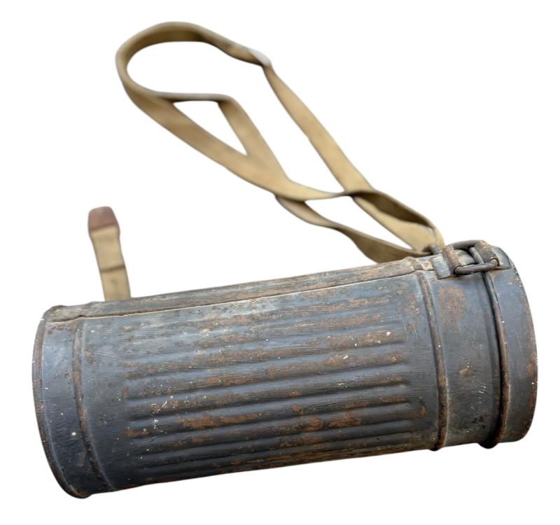Luftwaffe M31 Gasmask in Cannister (Matching)