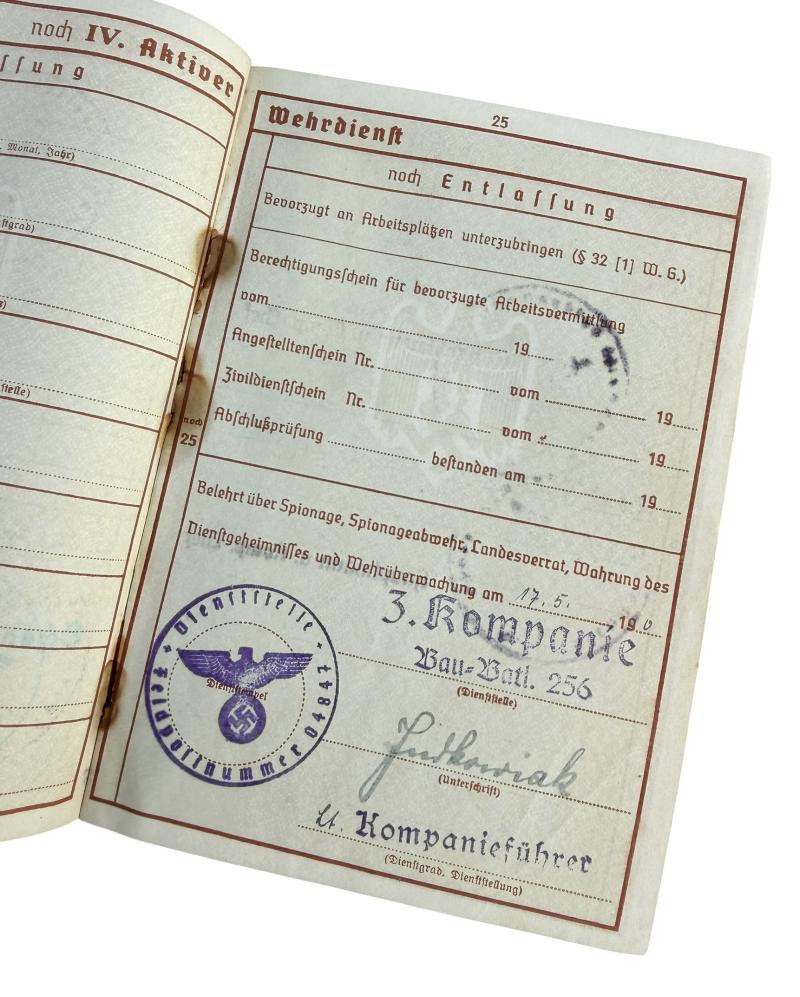 Wehrmacht Wehrpass first model