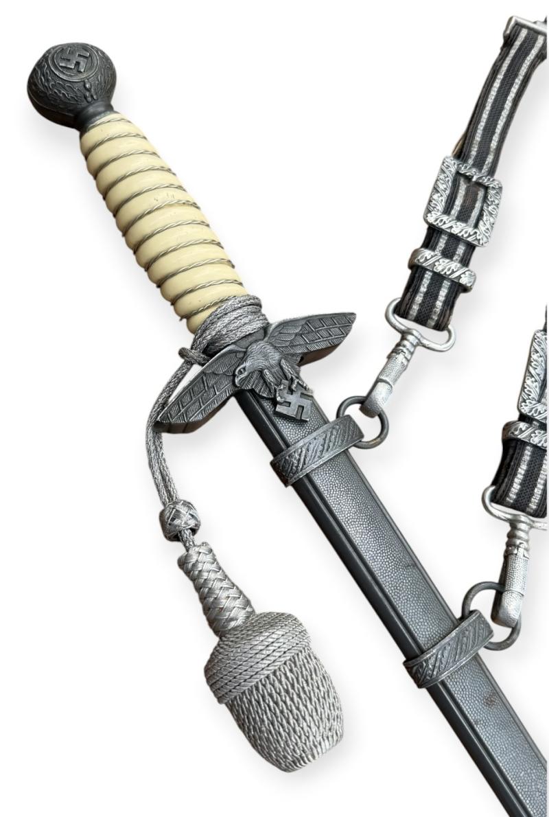 Luftwaffe Dagger with Porte Pé and Hangers