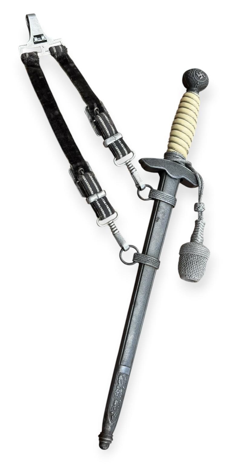 Luftwaffe Dagger with Porte Pé and Hangers