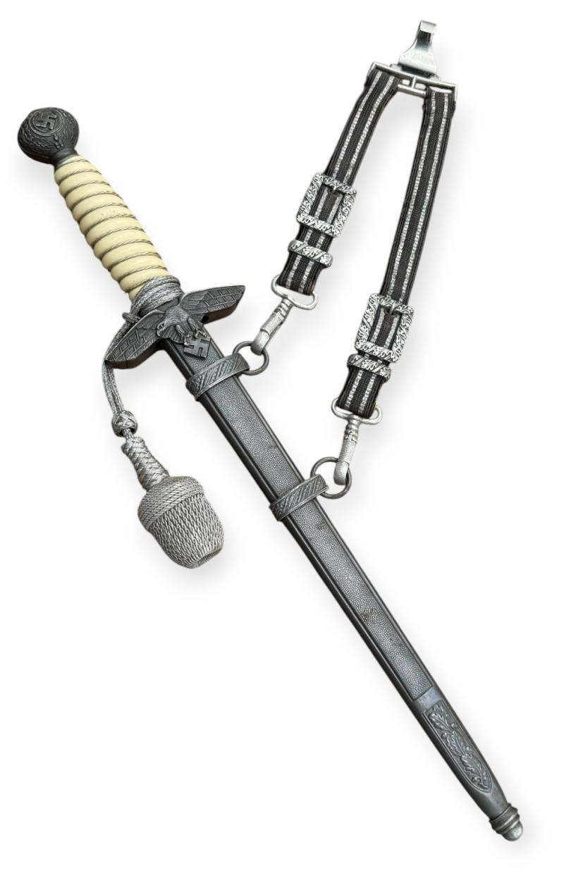 Luftwaffe Dagger with Porte Pé and Hangers