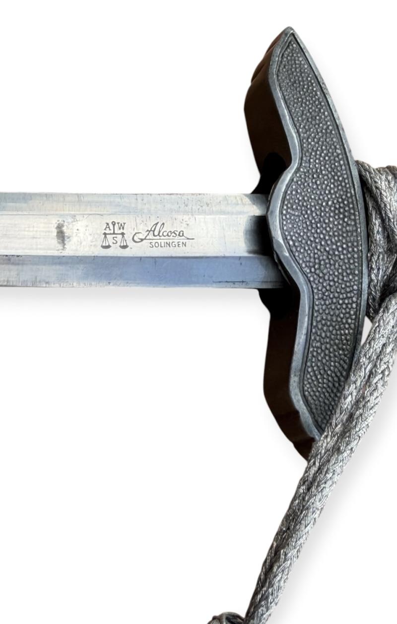 Luftwaffe Dagger with Porte Pé and Hangers