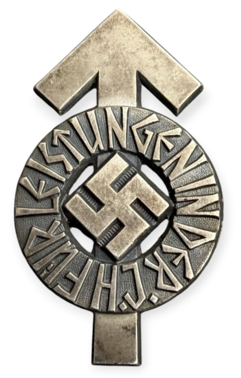 Hitler-Jugend Leistungs Badge in Silver