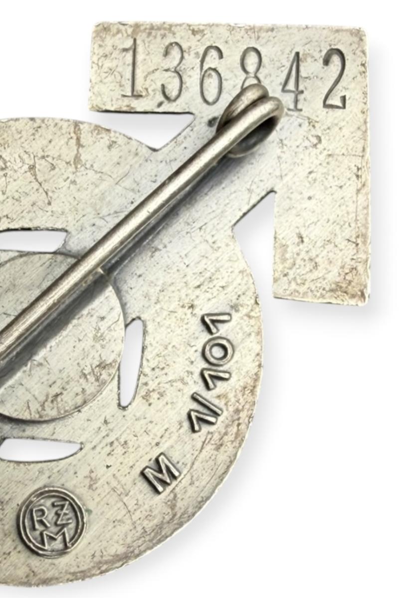 Hitler-Jugend Leistungs Badge in Silver