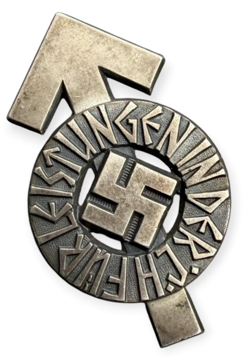 Hitler-Jugend Leistungs Badge in Silver