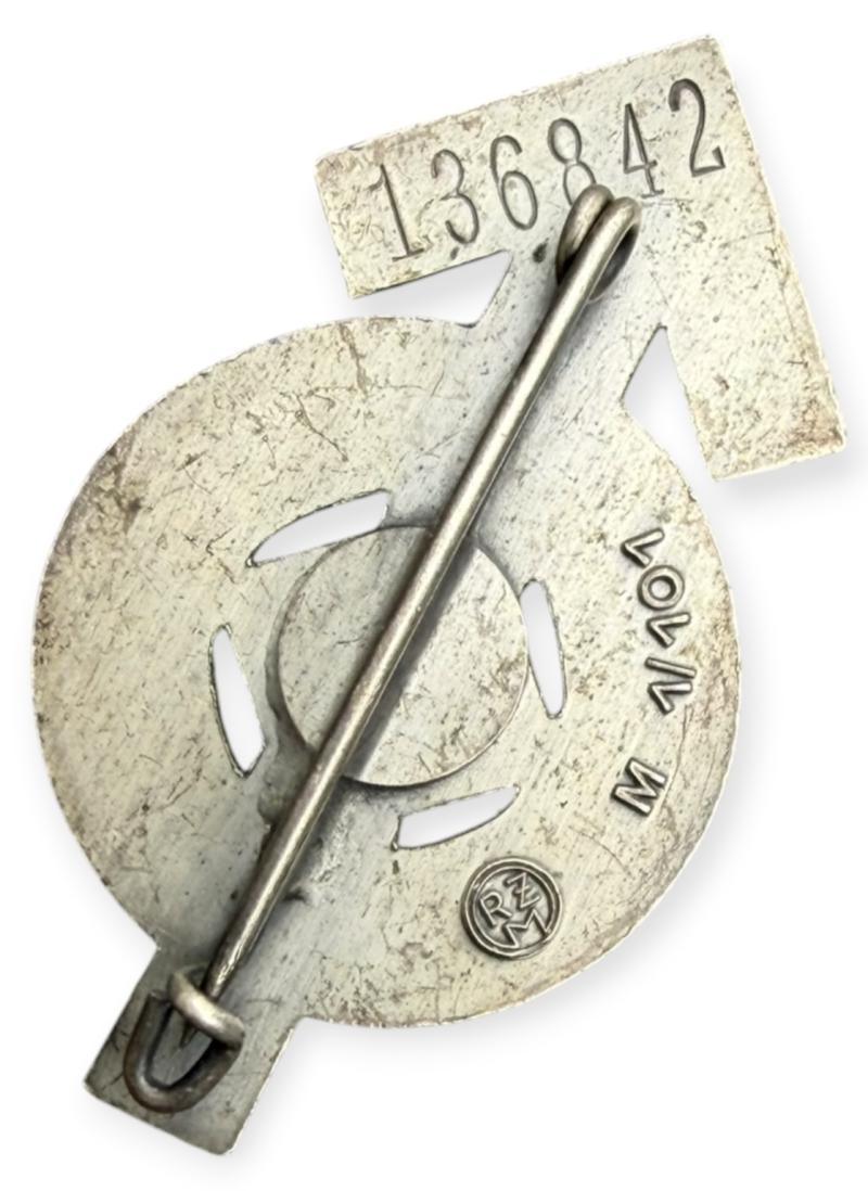 Hitler-Jugend Leistungs Badge in Silver