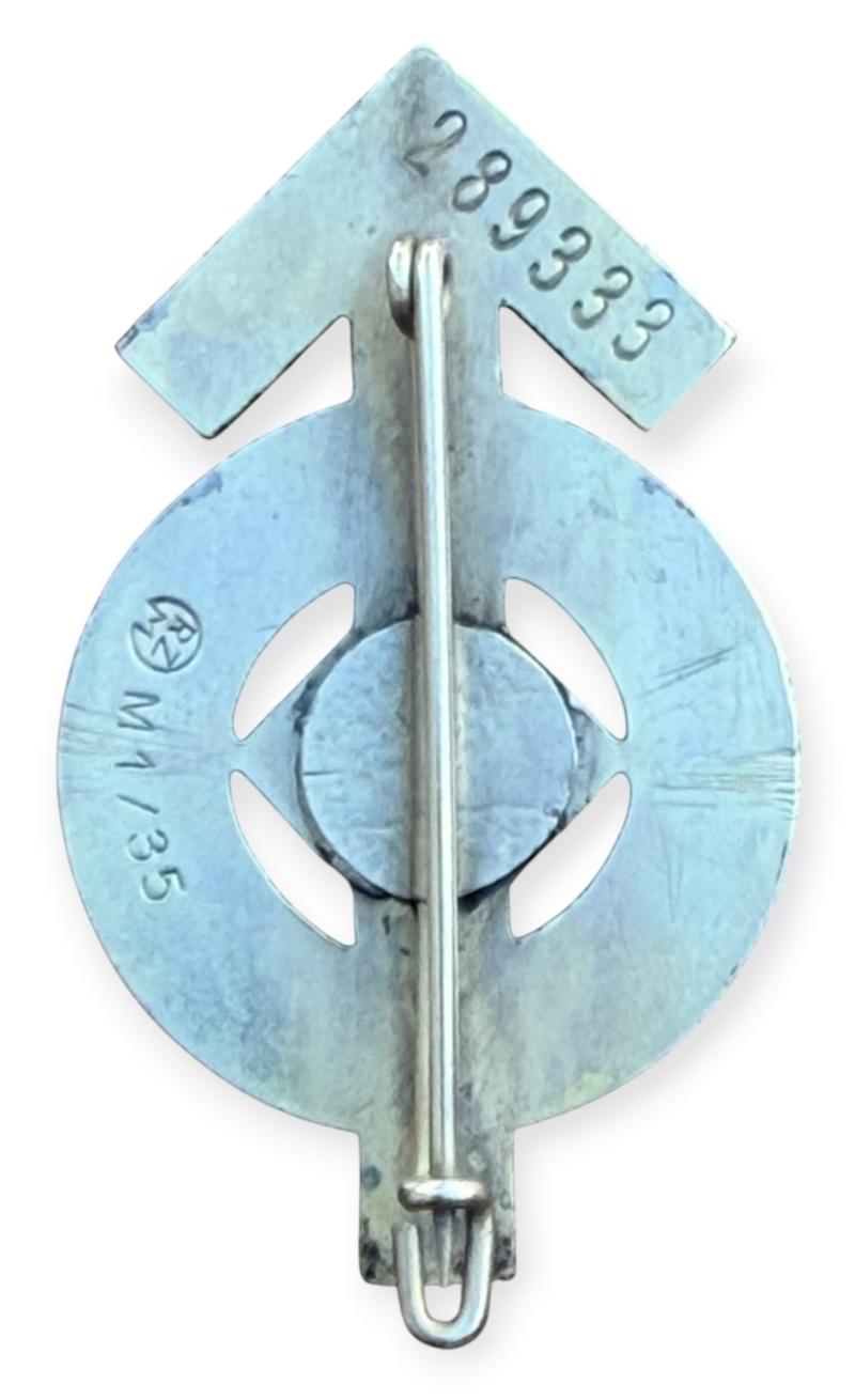 Hitler-Jugend Leistungs Badge in Silver