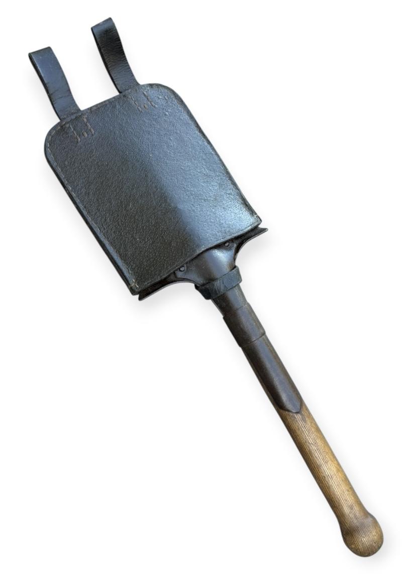 Wehrmacht Entrenching Tool in early model Cover