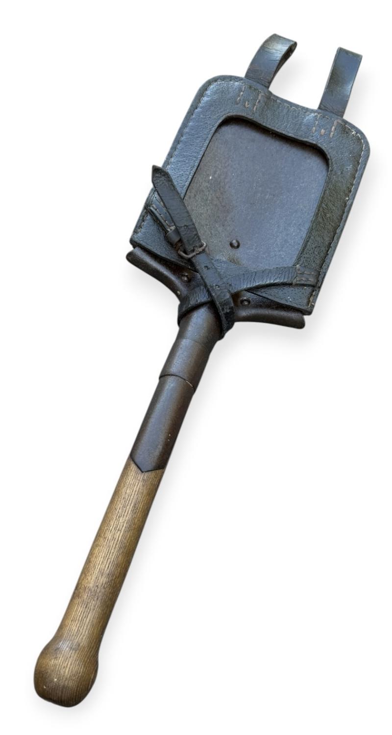Wehrmacht Entrenching Tool in early model Cover
